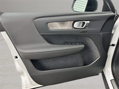 New 2024 Volvo XC40 Recharge Core w/ Protection Package Premier image 28