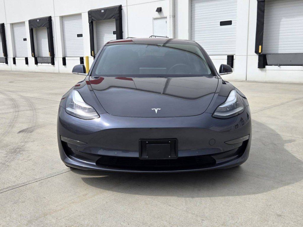 Used 2018 Tesla Model 3 Long Range AWD/4WD image 2