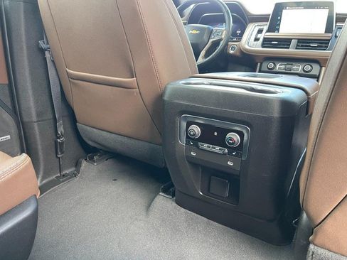 Used 2023 Chevrolet Suburban High Country AWD/4WD image 13