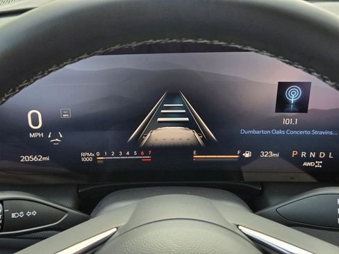 Used 2025 Buick Enclave Sport Touring image 15