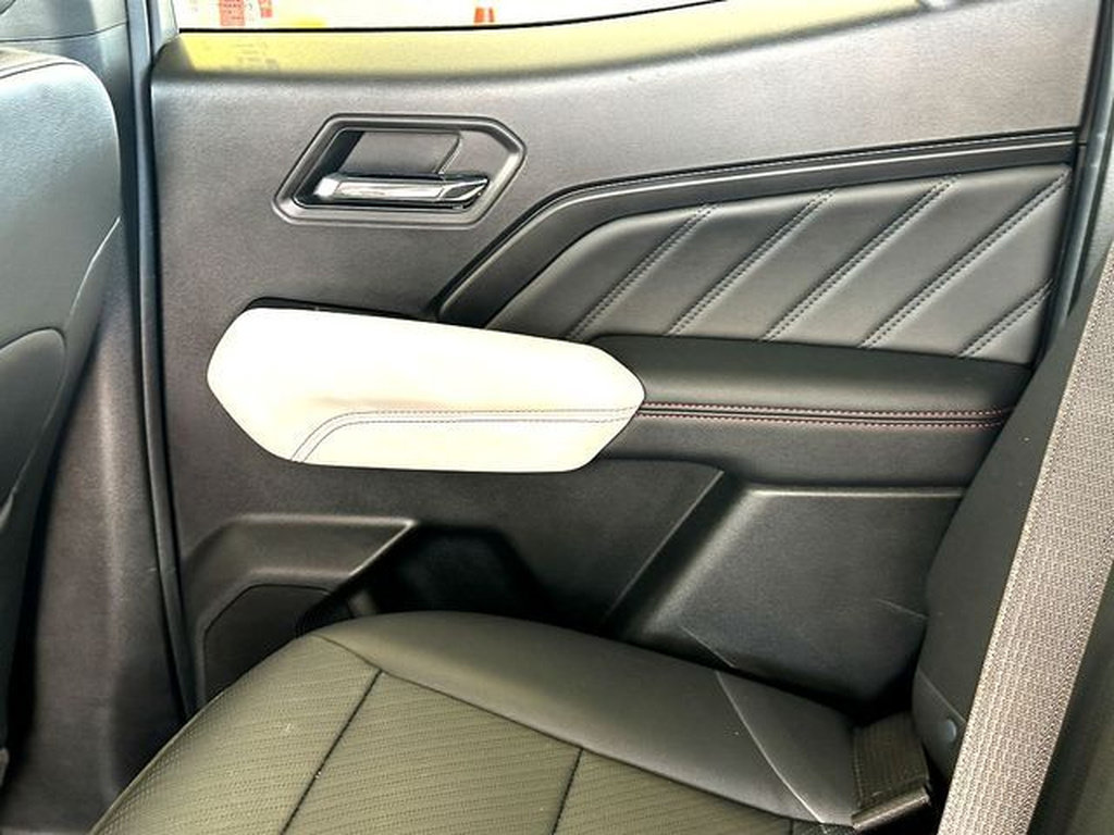 Used 2024 GMC Canyon AT4X AWD/4WD image 21