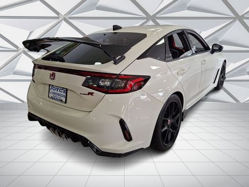 Used 2023 Honda Civic Type R image 9