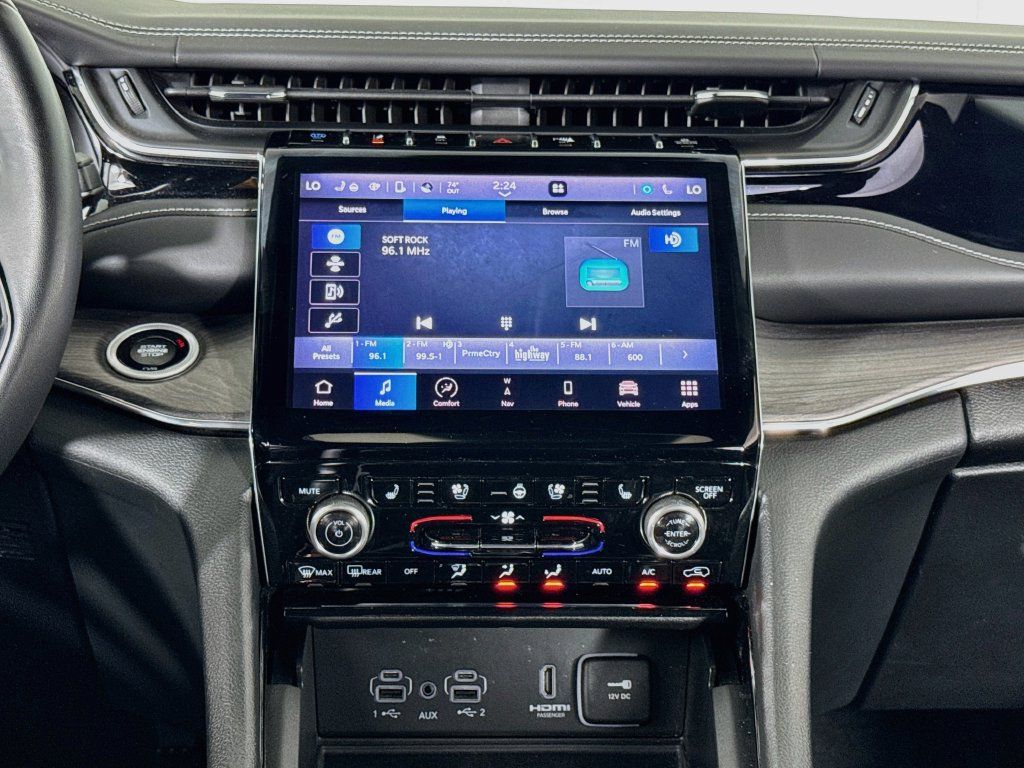 Used 2023 Jeep Grand Cherokee Overland w/ Advanced Protech Group III AWD/4WD image 14