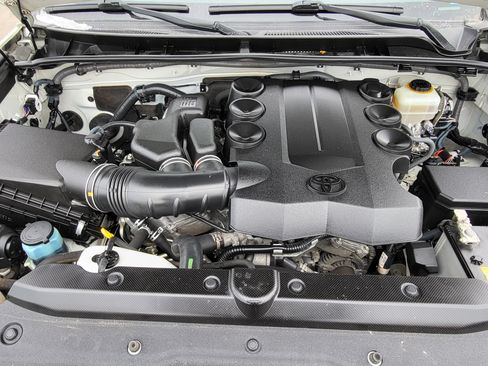 Used 2016 Toyota 4Runner Limited image 30