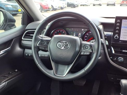 Used 2022 Toyota Camry XSE FWD image 7