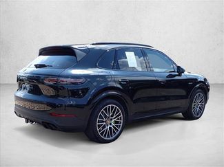 Used 2023 Porsche Cayenne Platinum Edition AWD/4WD video 3