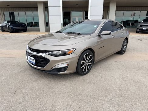 Used 2024 Chevrolet Malibu RS FWD image 1