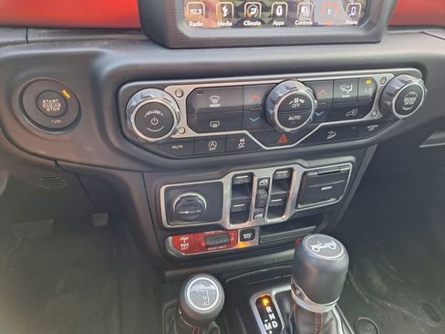 Used 2018 Jeep Wrangler Unlimited Rubicon image 13