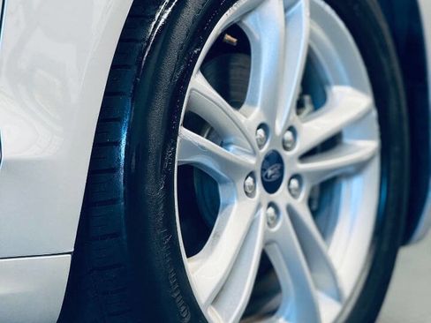 Used 2018 Ford Fusion SE FWD image 16