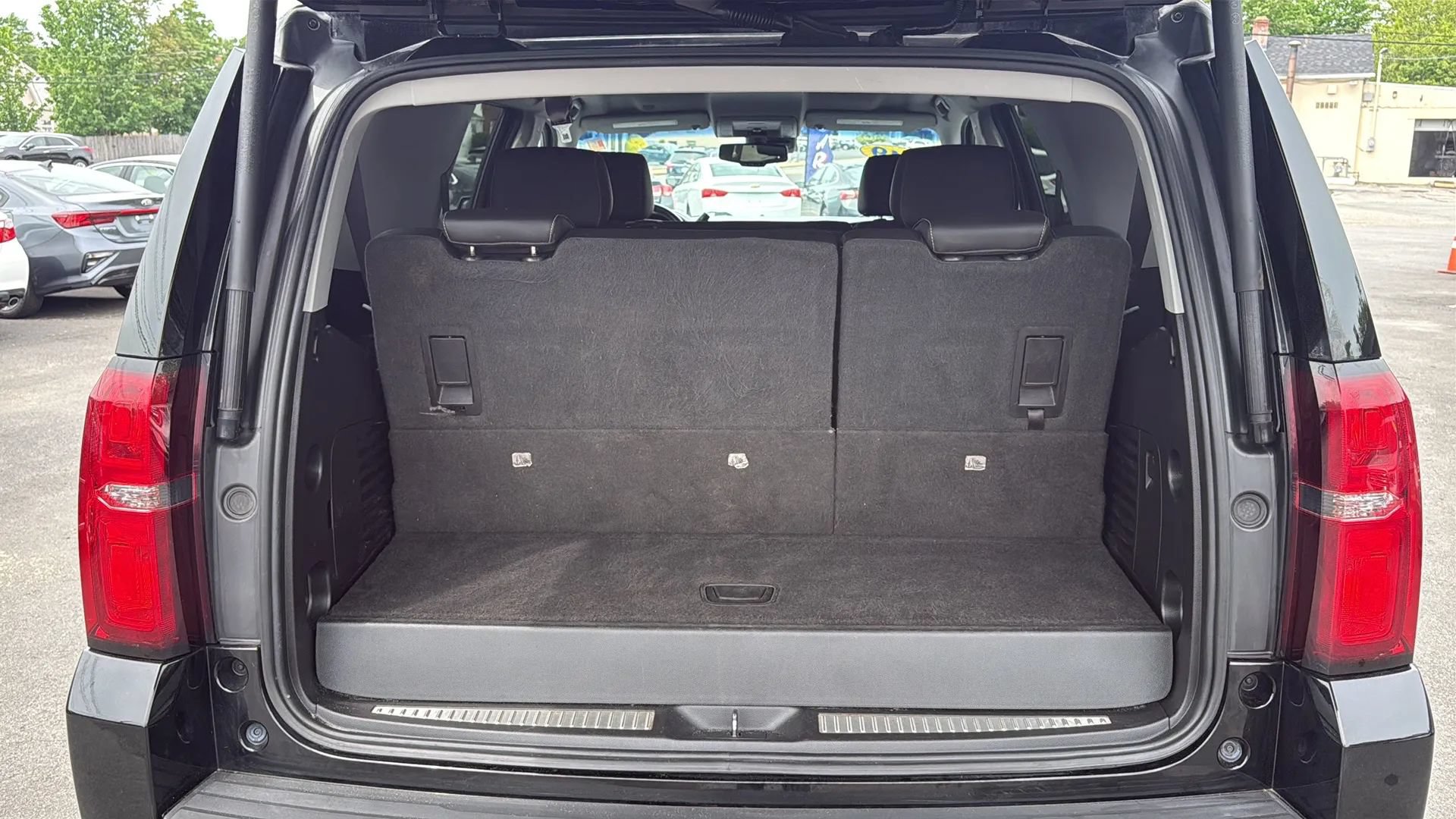 Used 2019 Chevrolet Tahoe LT AWD/4WD image 10