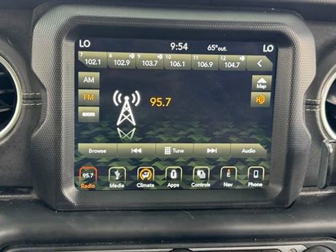 Used 2019 Jeep Wrangler Unlimited Sahara AWD/4WD image 25