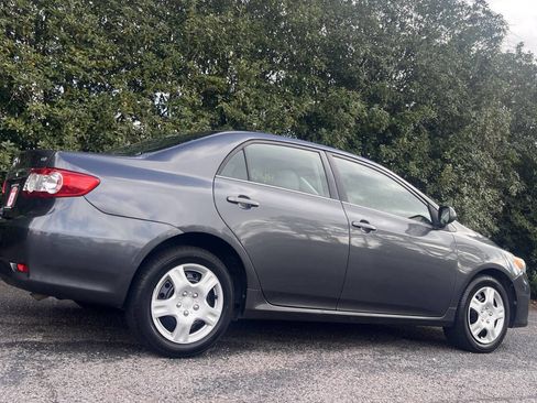 Used 2013 Toyota Corolla LE Special Edition image 8