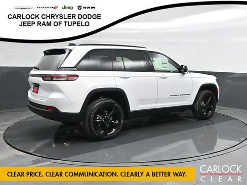 New 2025 Jeep Grand Cherokee Altitude image 2