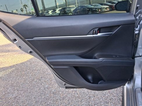 Used 2023 Toyota Camry SE image 9