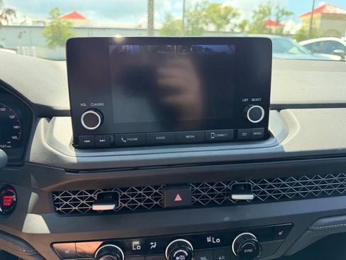 Used 2024 Honda Accord EX image 33