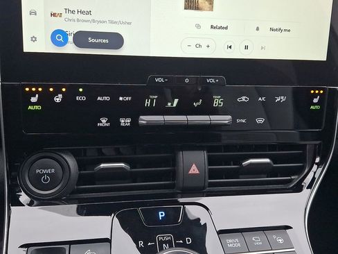 Used 2024 Subaru Solterra Limited image 14