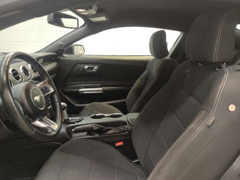 Used 2017 Ford Mustang Coupe RWD image 17