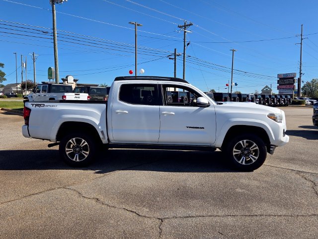 Used 2018 Toyota Tacoma TRD Sport w/ Technology Package RWD image 15