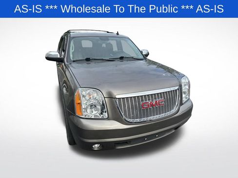 Used 2013 GMC Yukon SLT AWD/4WD image 1