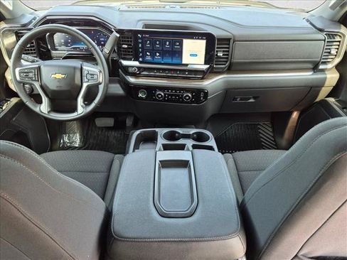 Used 2024 Chevrolet Silverado 1500 LT AWD/4WD image 17