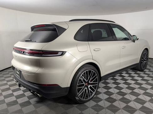 Used 2026 Porsche Cayenne S AWD/4WD image 7