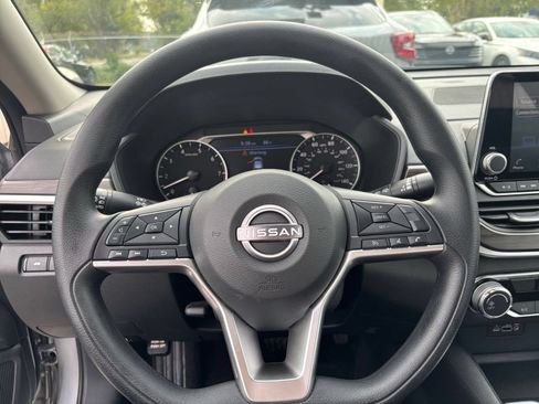 Used 2026 Nissan Altima 2.5 SV FWD image 28