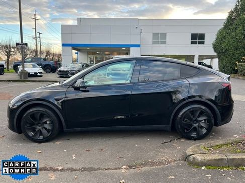 Used 2022 Tesla Model Y Long Range image 4