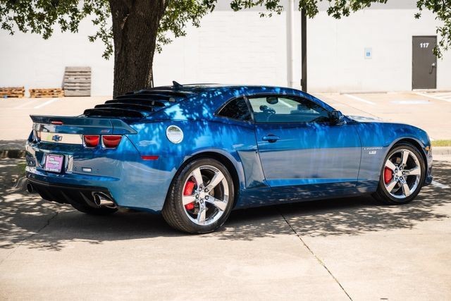 Used 2010 Chevrolet Camaro SS w/ RS Package RWD image 3