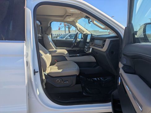 Certified 2024 Ford Expedition Limited image 35