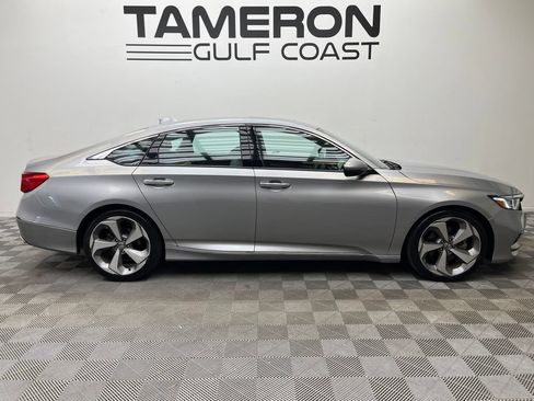 Used 2018 Honda Accord Touring image 4