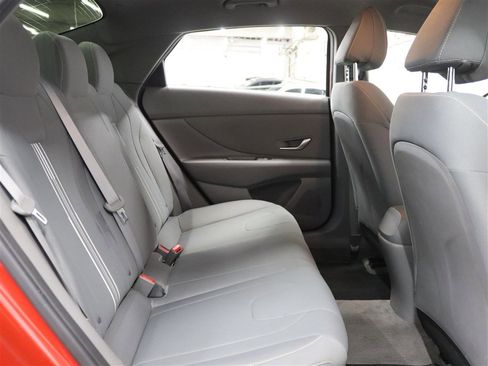 Used 2021 Hyundai Elantra SEL w/ Convenience Package image 14