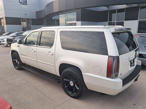 Used 2013 Cadillac Escalade ESV Premium AWD/4WD image 9