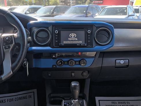 Used 2017 Toyota Tacoma SR5 w/ SR5 Appearance Package (SM) RWD image 11