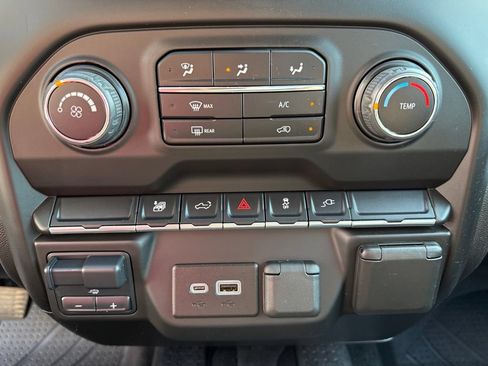 Used 2022 Chevrolet Silverado 2500 Custom w/ Custom Value Package AWD/4WD image 39