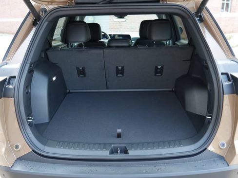 New 2027 Chevrolet Equinox LT w/ Convenience Package II AWD/4WD image 7