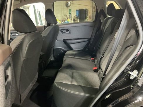 Used 2023 Nissan Rogue SV image 10