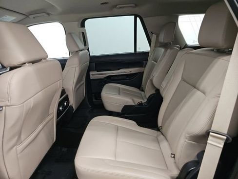 Used 2022 Ford Expedition XLT AWD/4WD image 30