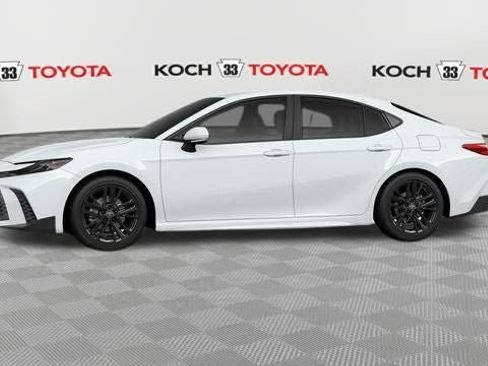 New 2026 Toyota Camry SE image 3