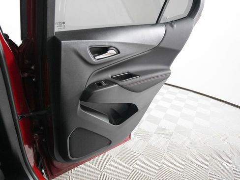 Used 2022 Chevrolet Equinox RS w/ RS Leather Package FWD image 16