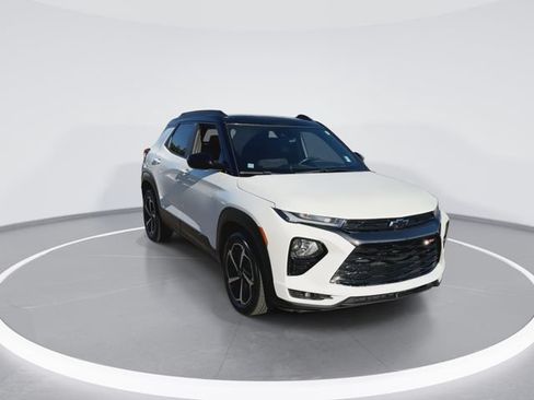 Used 2023 Chevrolet TrailBlazer RS FWD image 3