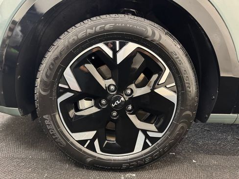Used 2023 Kia Niro Wind w/ Wind Preserve Package FWD image 13