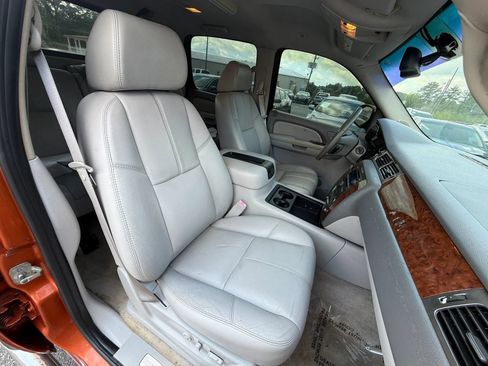 Used 2007 Chevrolet Avalanche LTZ w/ LTZ Preferred Equipment Group RWD image 19