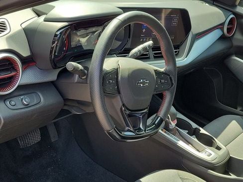Used 2024 Chevrolet Trax RS w/ Driver Confidence Package FWD image 6