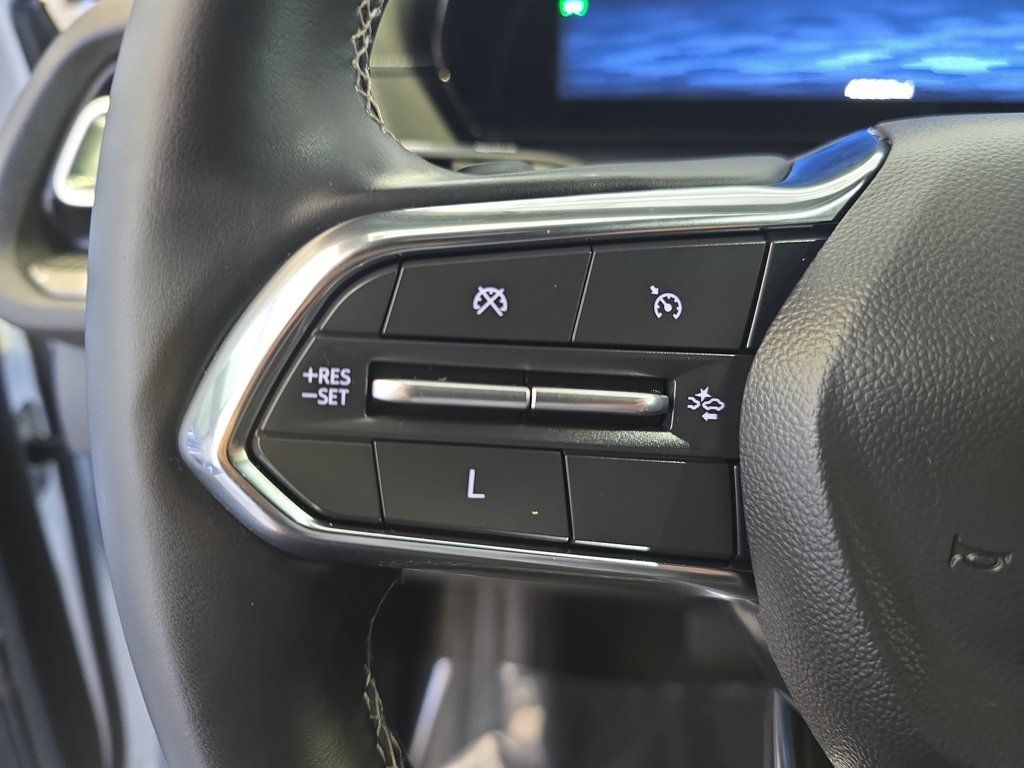 Used 2024 Chevrolet Traverse LT FWD image 18