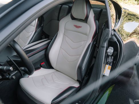 Used 2019 Aston Martin DBS Superleggera RWD image 15