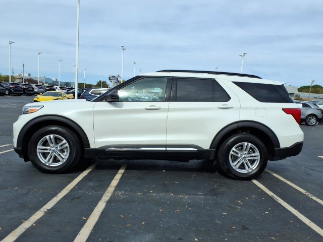 Used 2024 Ford Explorer XLT w/ Equipment Group 202A AWD/4WD image 4