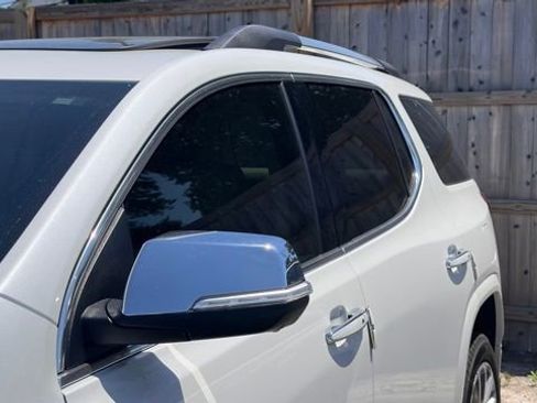 Used 2023 GMC Acadia Denali w/ Denali Technology Package FWD image 10