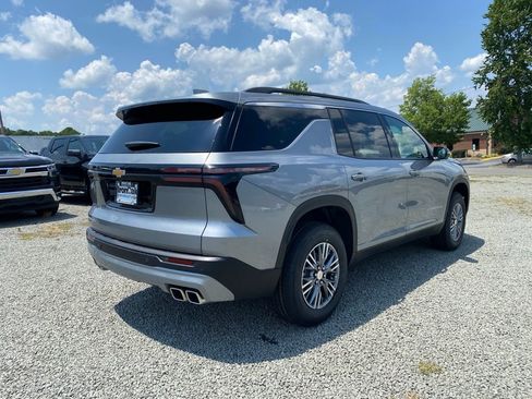 New 2025 Chevrolet Traverse LT w/ Driver Confidence Package image 3