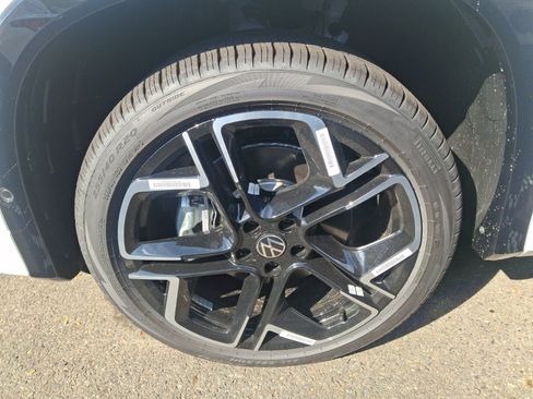 New 2026 Volkswagen Tiguan SEL R-Line AWD/4WD image 3