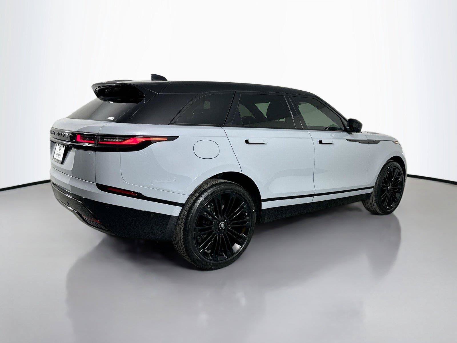 Used 2026 Land Rover Range Rover Velar Dynamic SE AWD/4WD image 5
